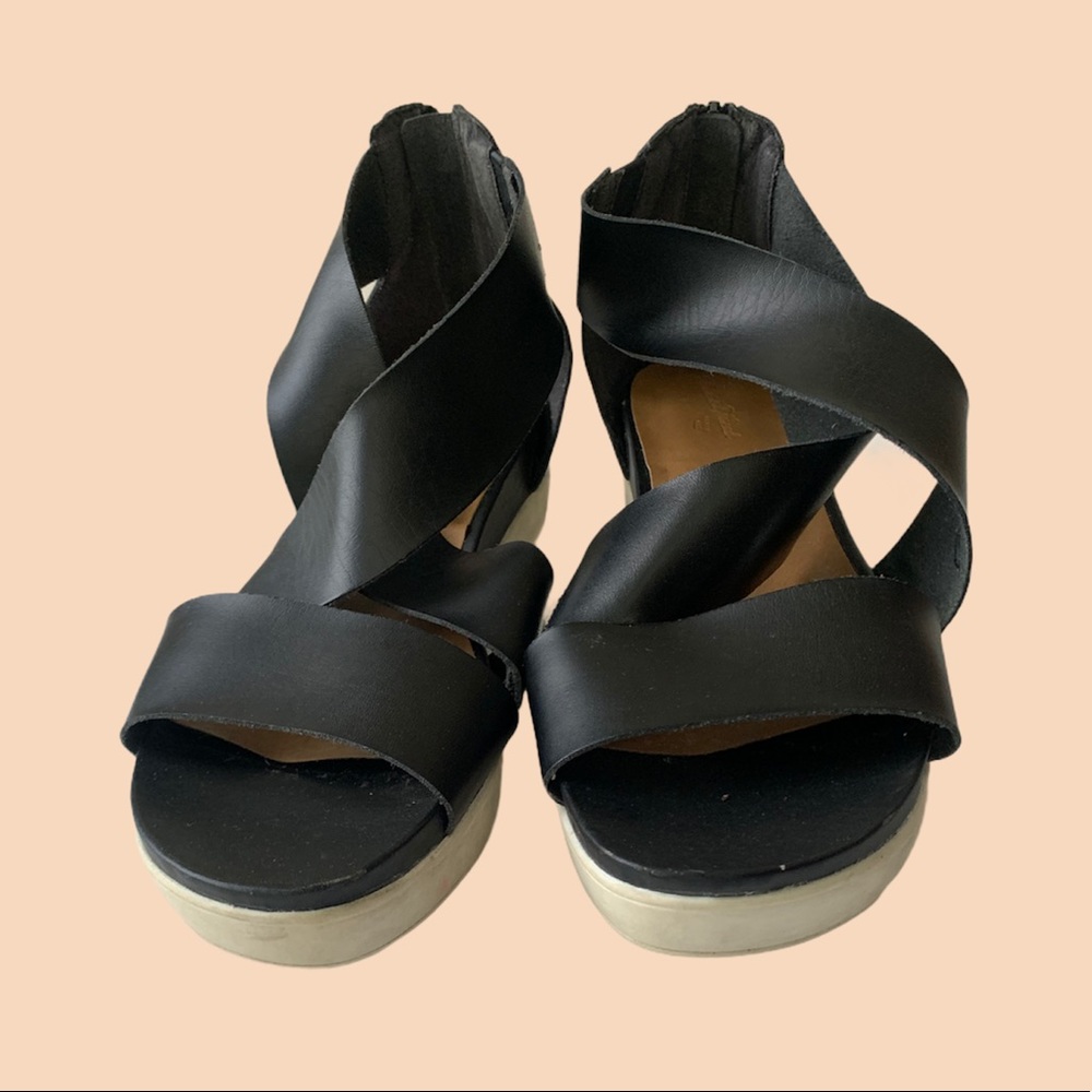 Universal Thread Black Sandals